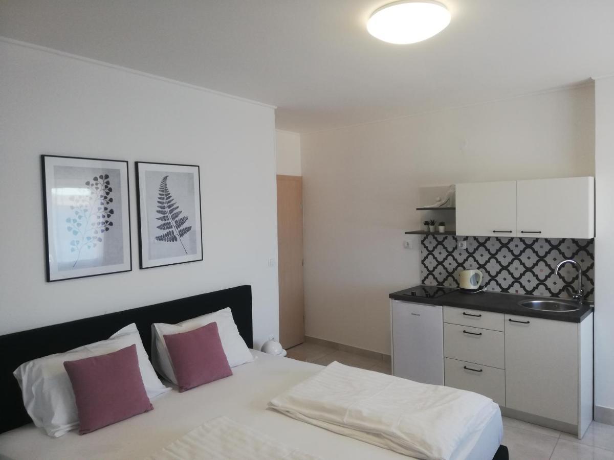 Apartment Susanj Karlobag Eksteriør bilde