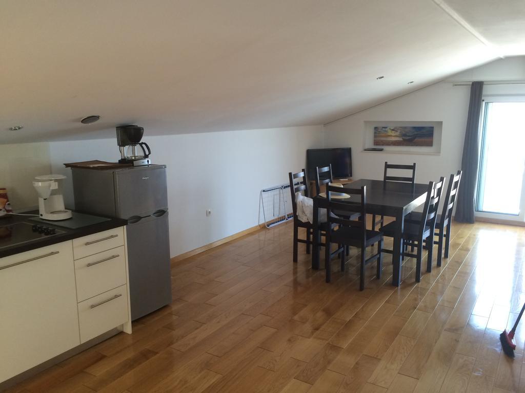 Apartment Susanj Karlobag Eksteriør bilde