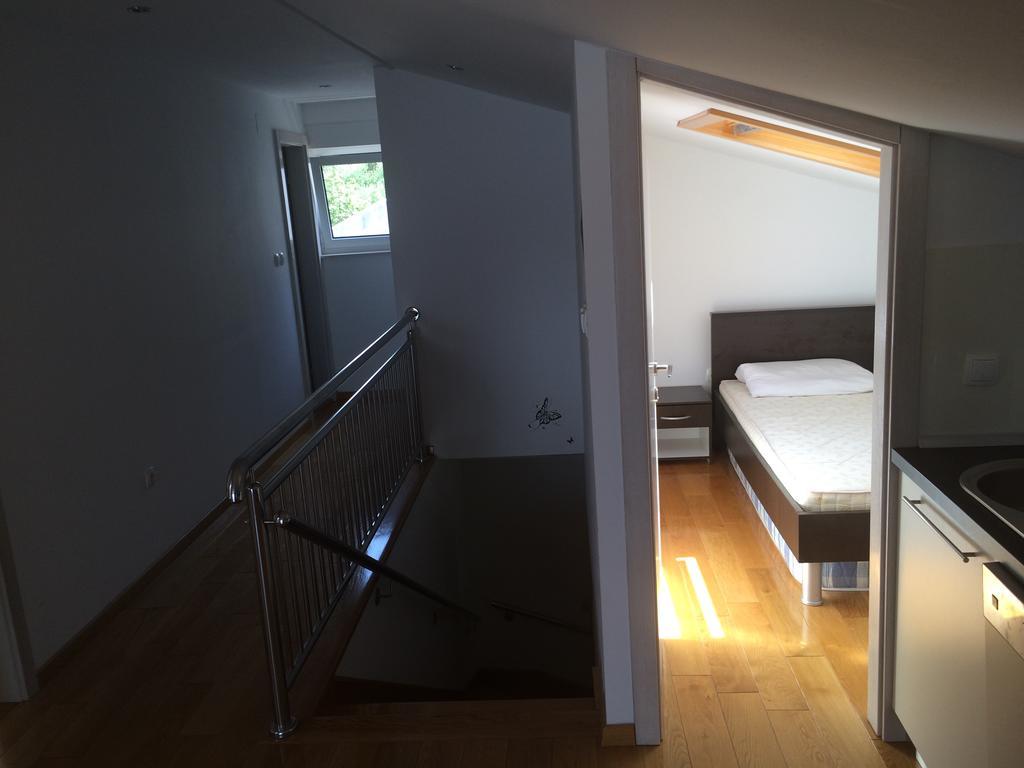 Apartment Susanj Karlobag Eksteriør bilde