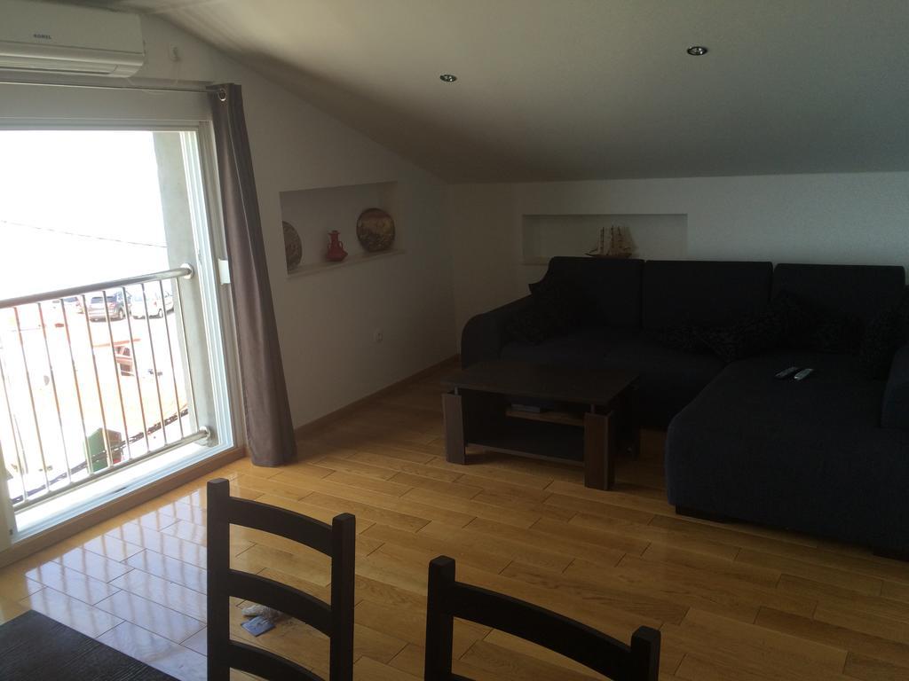 Apartment Susanj Karlobag Eksteriør bilde